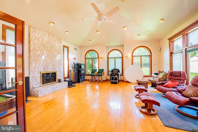 1025 CARRIAGE LN, Blue Bell, PA 19422