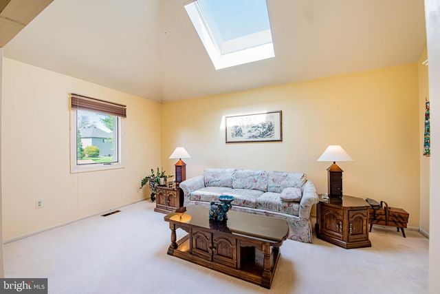 1025 CARRIAGE LN, Blue Bell, PA 19422