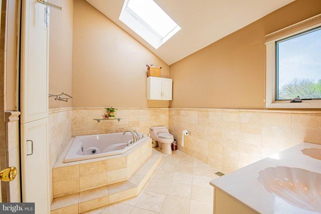 1025 CARRIAGE LN, Blue Bell, PA 19422