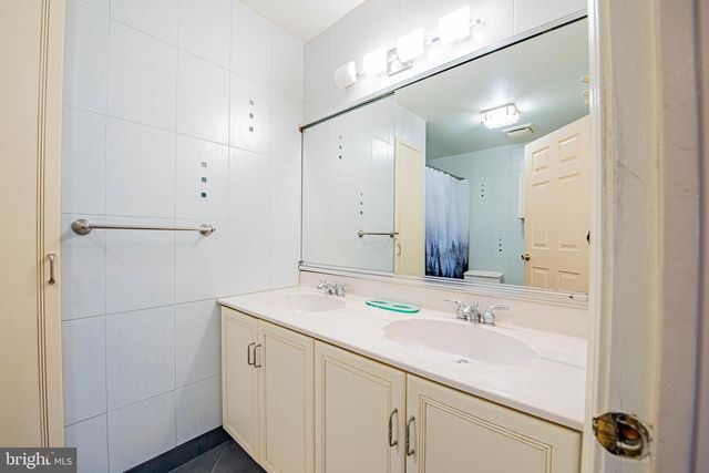 1025 CARRIAGE LN, Blue Bell, PA 19422