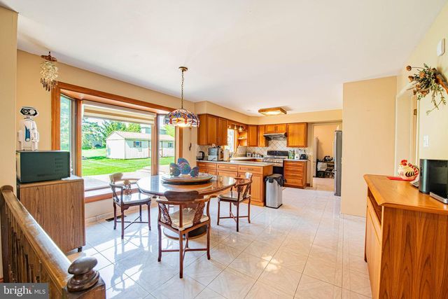 1025 CARRIAGE LN, Blue Bell, PA 19422