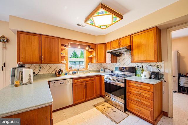 1025 CARRIAGE LN, Blue Bell, PA 19422