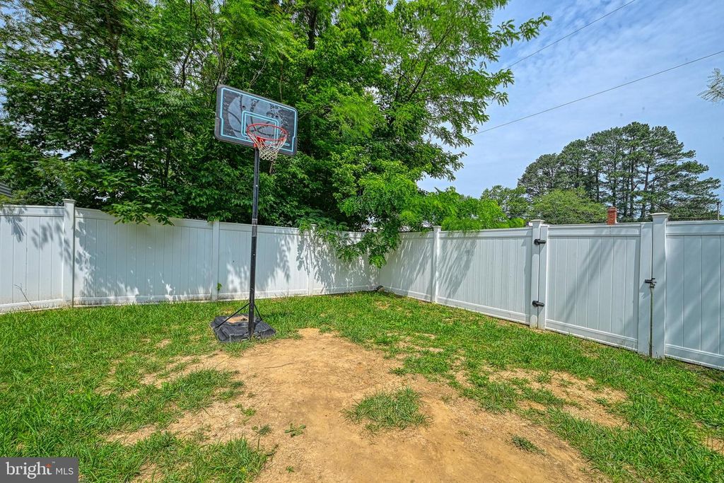 307 CARDINAL, Louisa, VA 23093