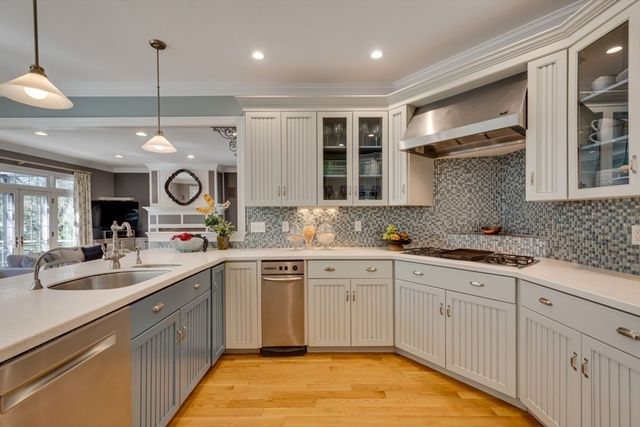 89 Green St, Needham, MA 02492