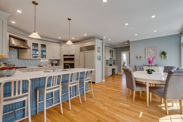 89 Green St, Needham, MA 02492