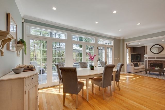 89 Green St, Needham, MA 02492