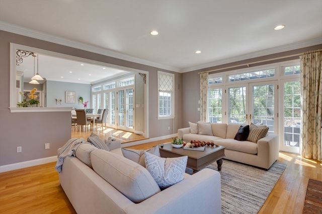 89 Green St, Needham, MA 02492