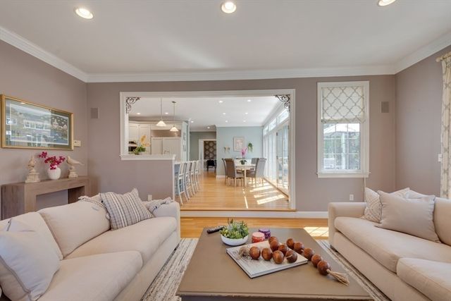 89 Green St, Needham, MA 02492