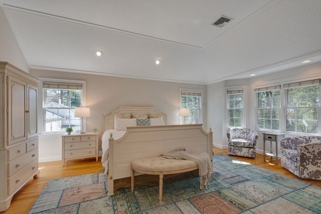 89 Green St, Needham, MA 02492