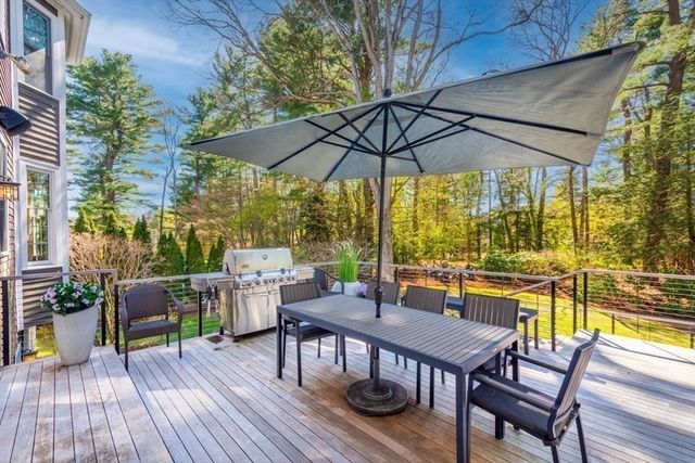89 Green St, Needham, MA 02492
