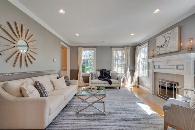 89 Green St, Needham, MA 02492