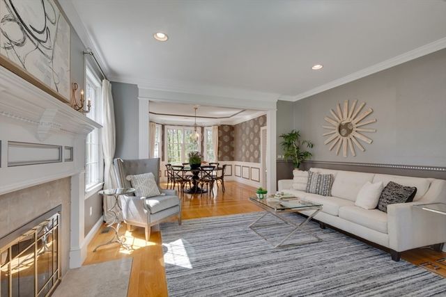 89 Green St, Needham, MA 02492