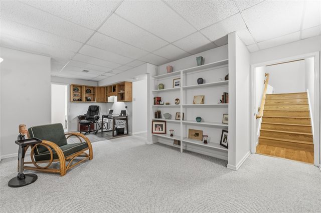 8933 W F Avenue, Kalamazoo, MI 49009