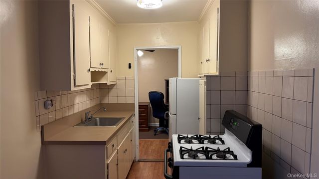 33-26 92 Street 4X, Jackson Heights, NY 11372