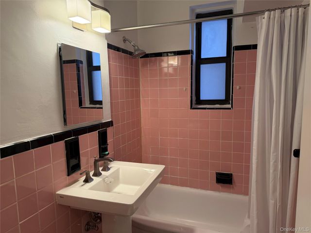 33-26 92 Street 4X, Jackson Heights, NY 11372