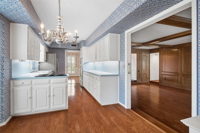 2723 Lawtherwood Court, Dallas, TX 75214