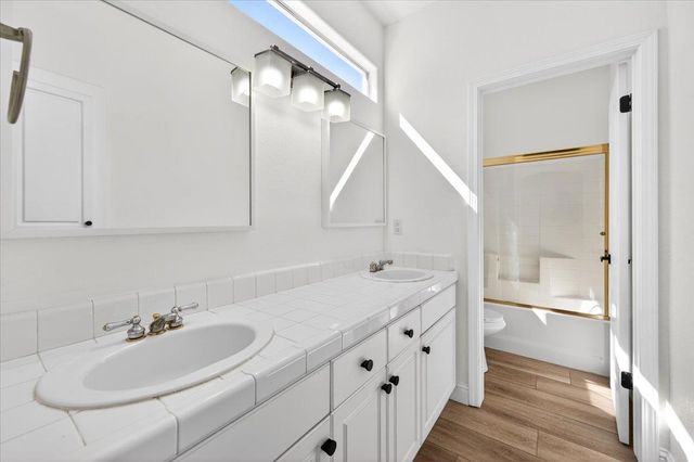 1079 E Monticello Circle, Fresno, CA 93720