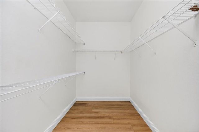 1079 E Monticello Circle, Fresno, CA 93720