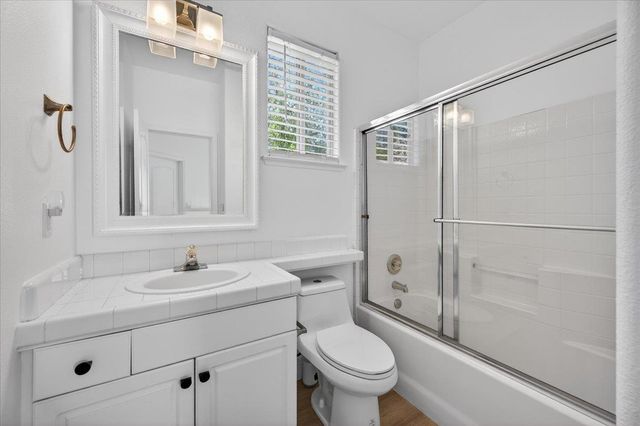 1079 E Monticello Circle, Fresno, CA 93720