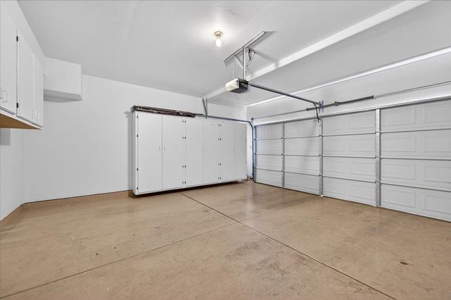 1079 E Monticello Circle, Fresno, CA 93720