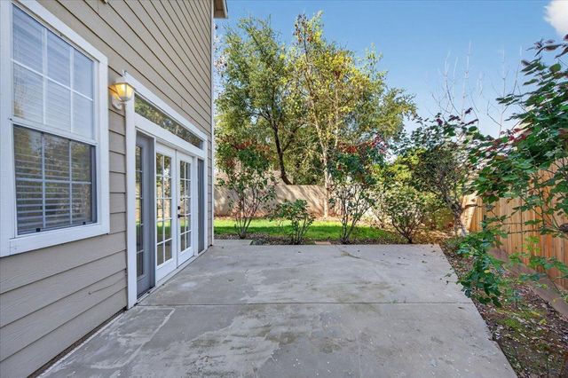 1079 E Monticello Circle, Fresno, CA 93720