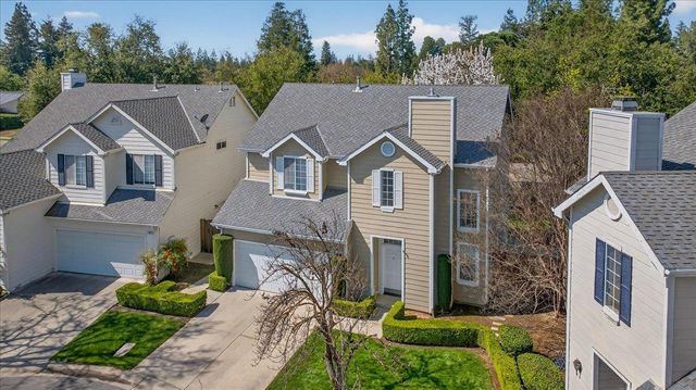 1079 E Monticello Circle, Fresno, CA 93720