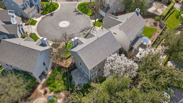 1079 E Monticello Circle, Fresno, CA 93720