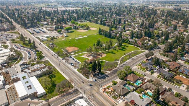 1079 E Monticello Circle, Fresno, CA 93720