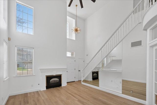 1079 E Monticello Circle, Fresno, CA 93720