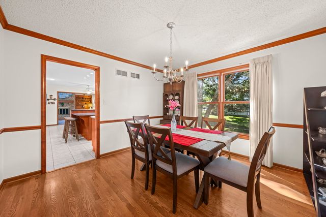 2205 Brown Court, Naperville, IL 60565