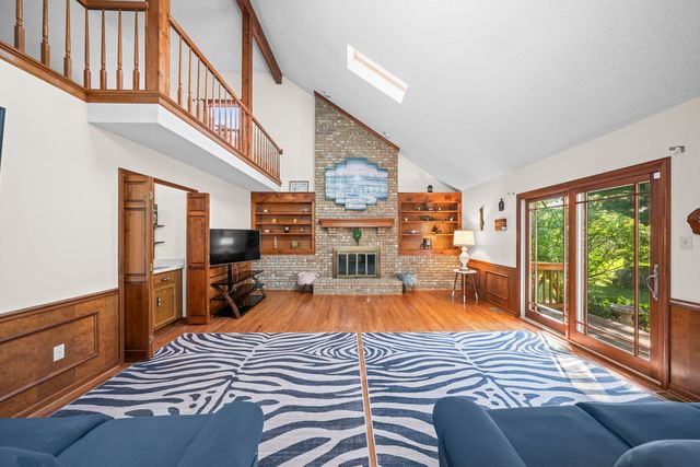 2205 Brown Court, Naperville, IL 60565