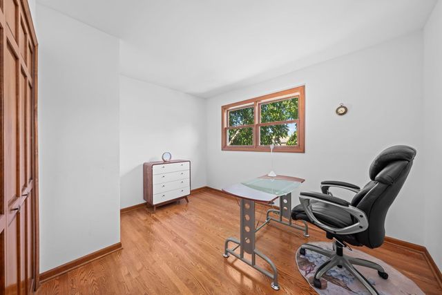 2205 Brown Court, Naperville, IL 60565