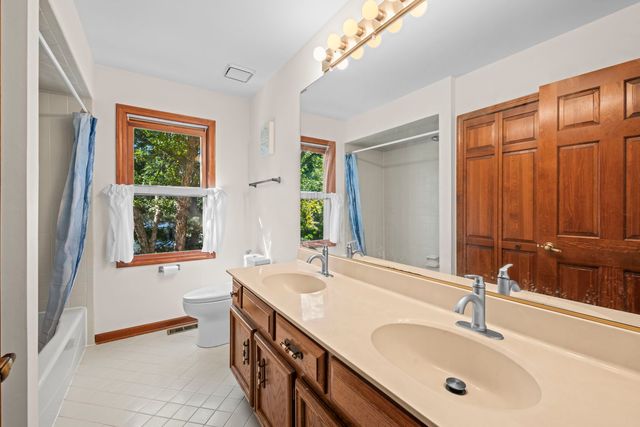 2205 Brown Court, Naperville, IL 60565