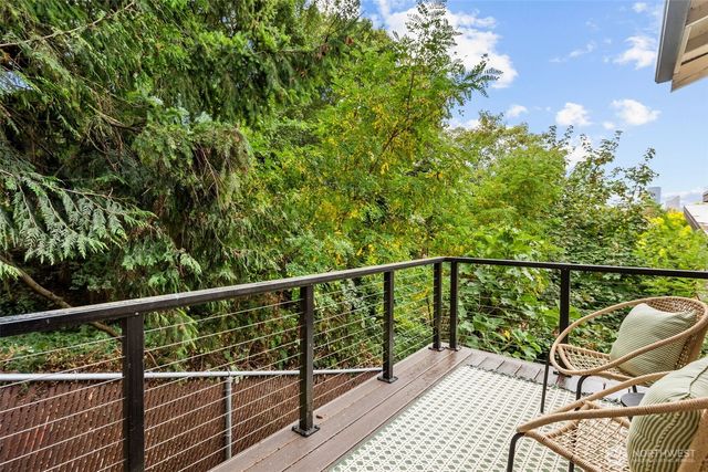 201 28th Avenue, Seattle, WA 98122