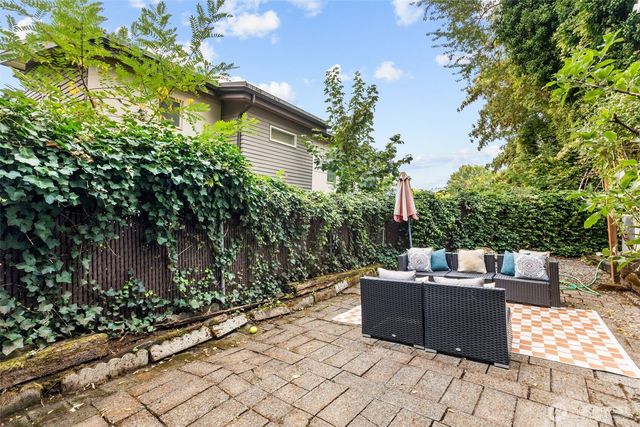 201 28th Avenue, Seattle, WA 98122
