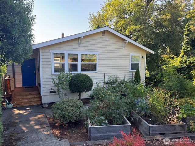 201 28th Avenue, Seattle, WA 98122