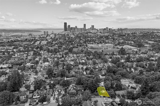 201 28th Avenue, Seattle, WA 98122