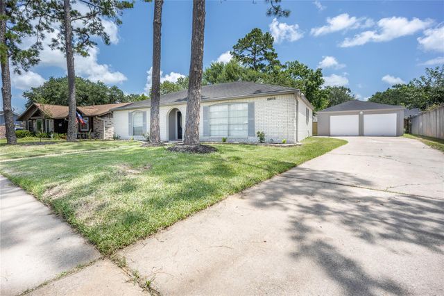 15802 Edenvale Street, Friendswood, TX 77546