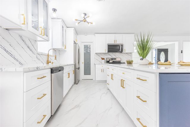 15802 Edenvale Street, Friendswood, TX 77546