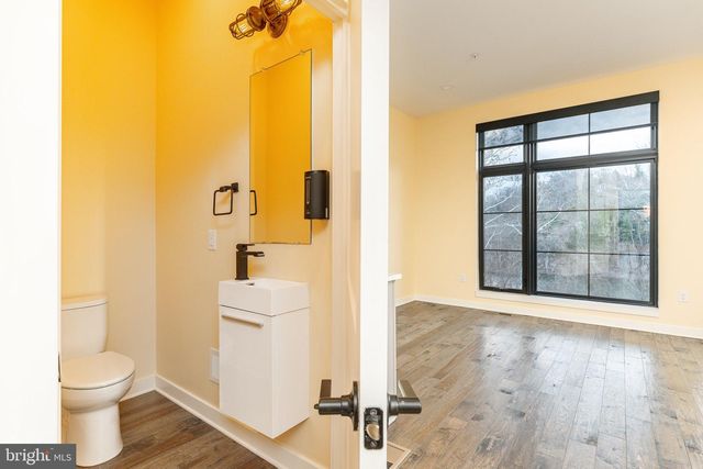 4523 RIVERSIDE WAY, Philadelphia, PA 19127