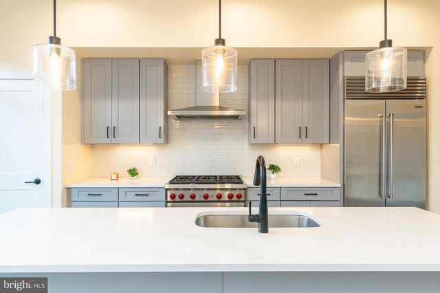 4523 RIVERSIDE WAY, Philadelphia, PA 19127