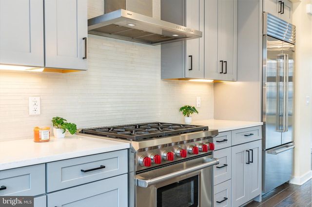 4523 RIVERSIDE WAY, Philadelphia, PA 19127