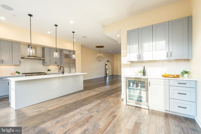 4523 RIVERSIDE WAY, Philadelphia, PA 19127