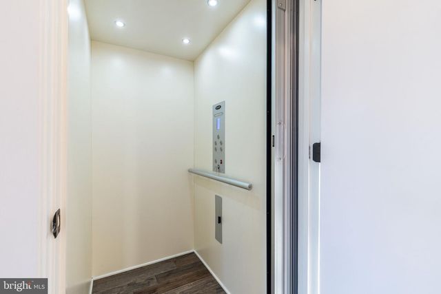 4523 RIVERSIDE WAY, Philadelphia, PA 19127