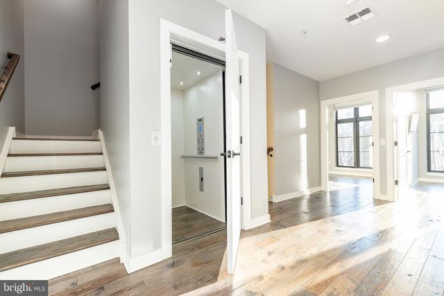 4523 RIVERSIDE WAY, Philadelphia, PA 19127