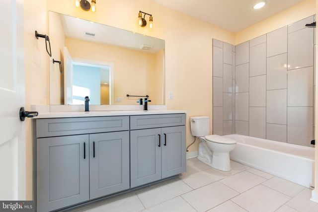 4523 RIVERSIDE WAY, Philadelphia, PA 19127