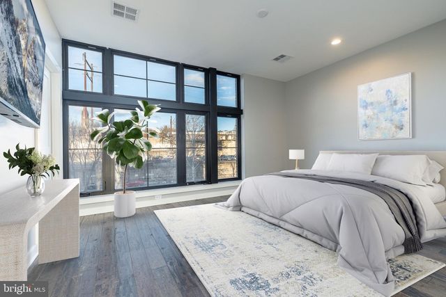 4523 RIVERSIDE WAY, Philadelphia, PA 19127