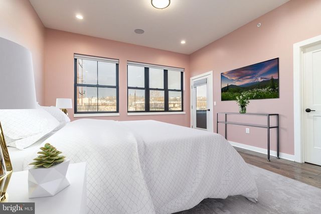 4523 RIVERSIDE WAY, Philadelphia, PA 19127