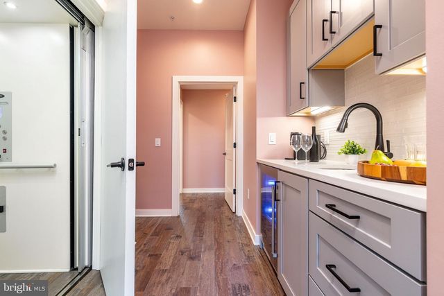 4523 RIVERSIDE WAY, Philadelphia, PA 19127