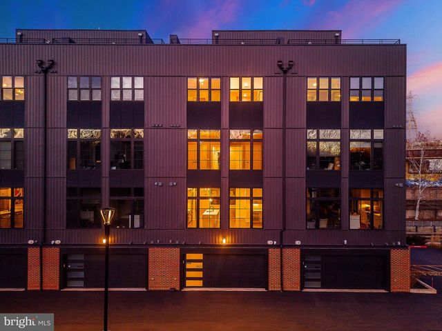 4523 RIVERSIDE WAY, Philadelphia, PA 19127